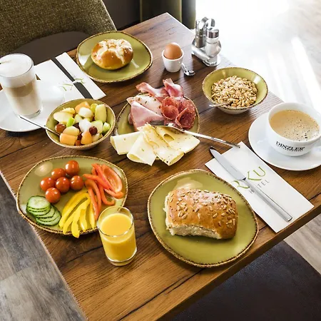 Joesepp's Am Schweizerberg Hotel 3*