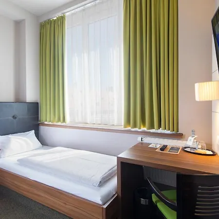 Joesepp's Am Schweizerberg Hotel 3*