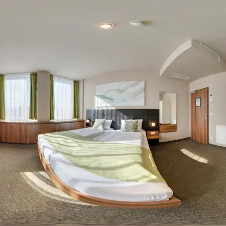 Joesepp's Am Schweizerberg Hotel 3*