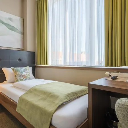 Joesepp's Am Schweizerberg Hotel 3*
